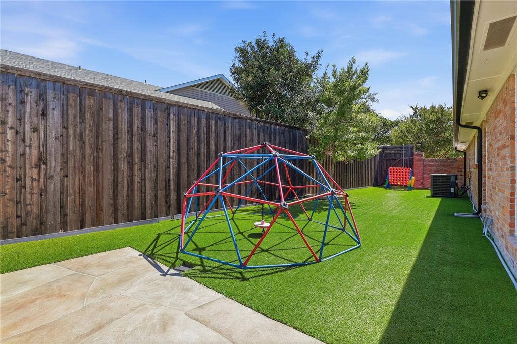 Side Yard With Turf