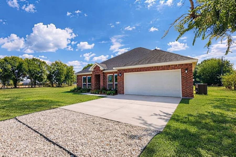 Property photo for 1659 County Road 613, Farmersville, TX