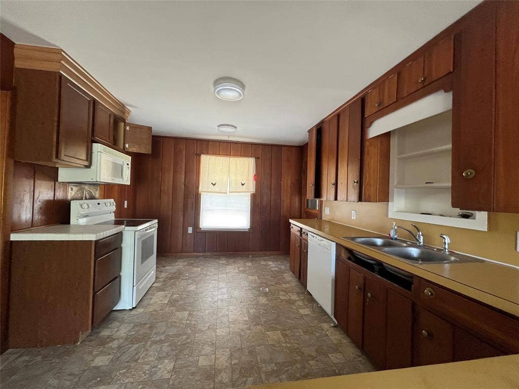 105 Davidson Drive, Terrell, TX 75160 105 Davidson Drive, Terrell, TX 75160