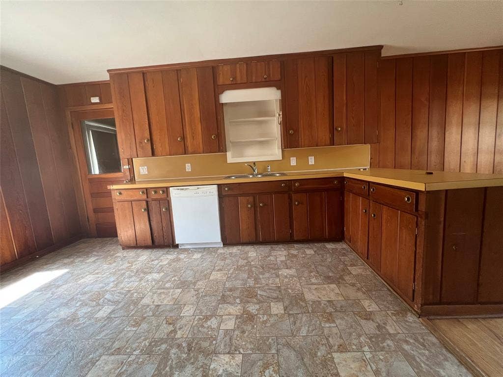 105 Davidson Drive, Terrell, TX 75160 105 Davidson Drive, Terrell, TX 75160