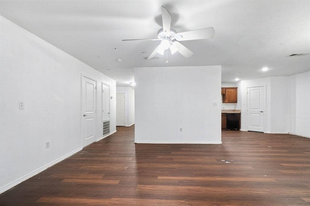 15639 Danson Drive, Dallas, TX 75253 15639 Danson Drive, Dallas, TX 75253