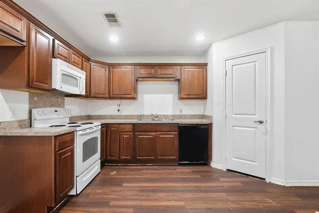 15639 Danson Drive, Dallas, TX 75253 15639 Danson Drive, Dallas, TX 75253
