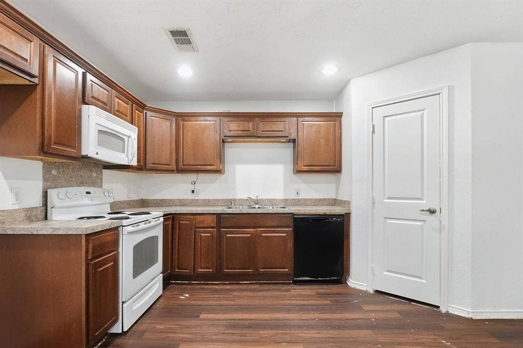 15639 Danson Drive, Dallas, TX 75253 15639 Danson Drive, Dallas, TX 75253