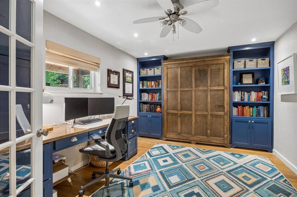 10428 Vinemont, Dallas, TX 75218 Built-in wood desk with integrated storage and wood-finish flooring
