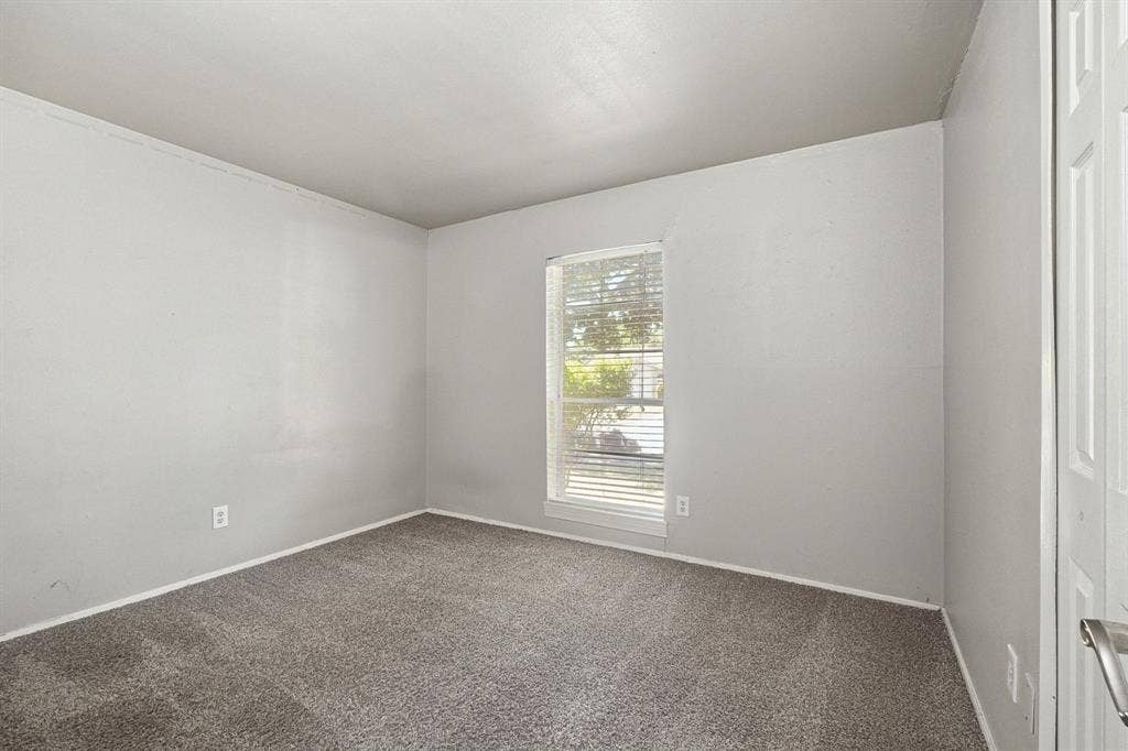 5321 Saddleback Road, Garland, TX 75043