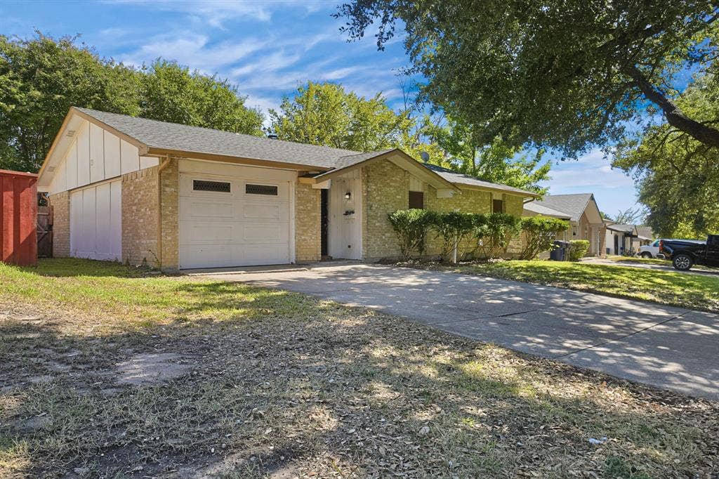 5321 Saddleback Road, Garland, TX 75043