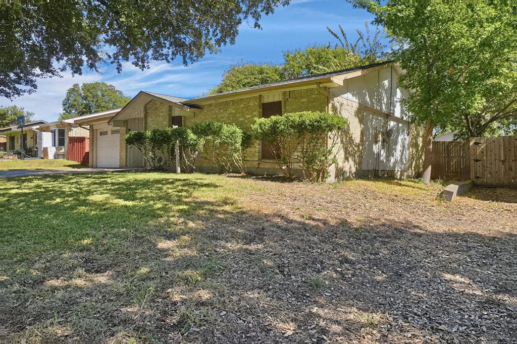 5321 Saddleback Road, Garland, TX 75043
