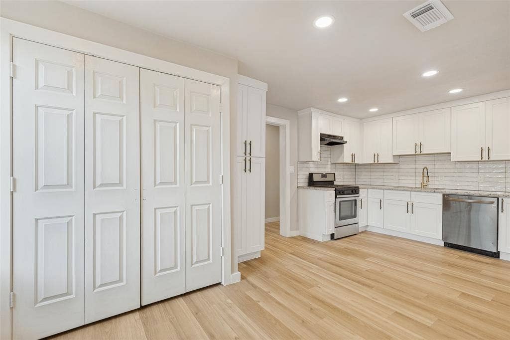 1239 Lonsdale Avenue, Dallas, TX 75217 1239 Lonsdale Avenue, Dallas, TX 75217