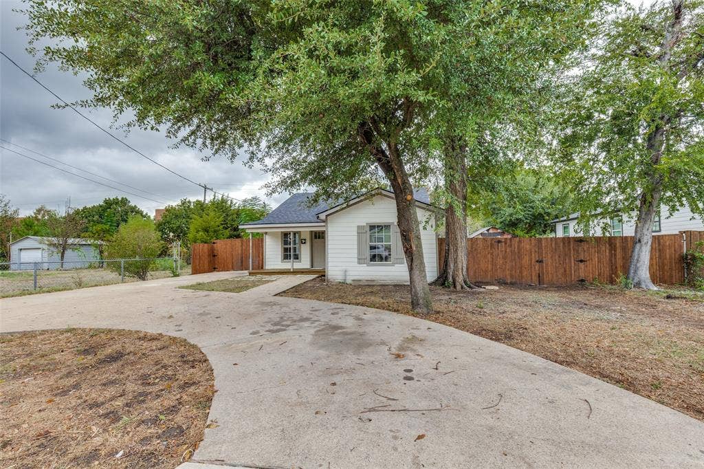 1239 Lonsdale Avenue, Dallas, TX 75217 1239 Lonsdale Avenue, Dallas, TX 75217