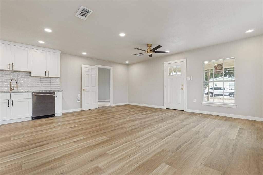 1239 Lonsdale Avenue, Dallas, TX 75217 1239 Lonsdale Avenue, Dallas, TX 75217