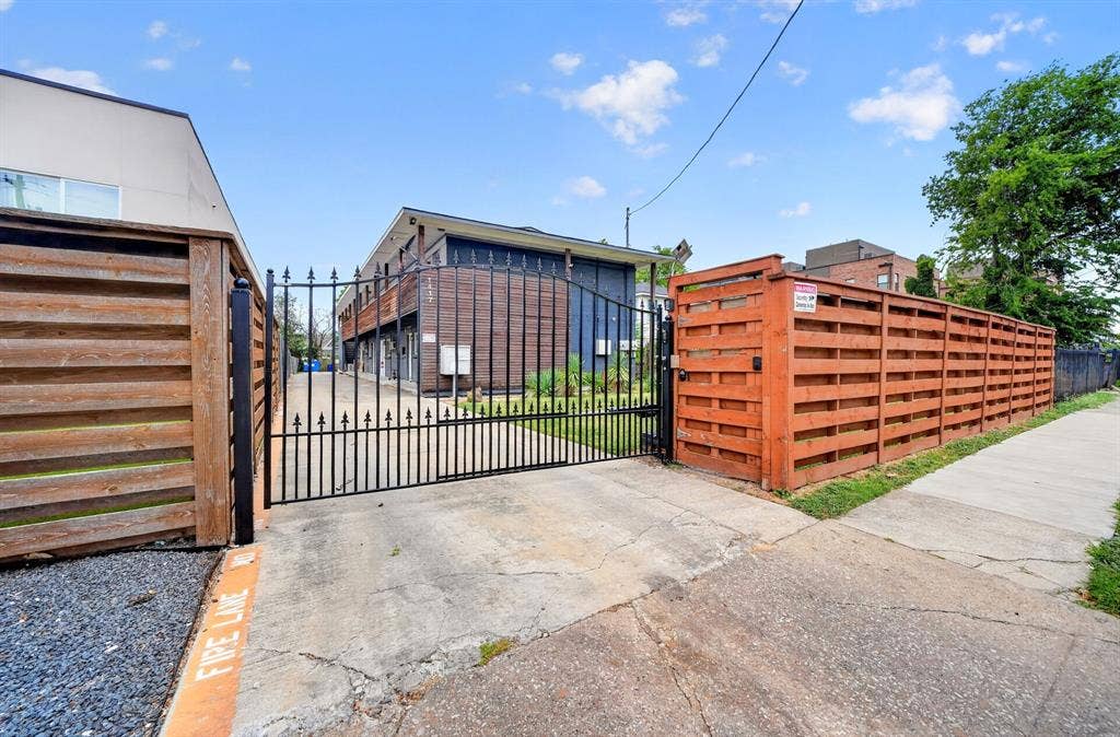 1417 Bennett Avenue, #B, Dallas, TX 75206 1417 Bennett Avenue, #B, Dallas, TX 75206