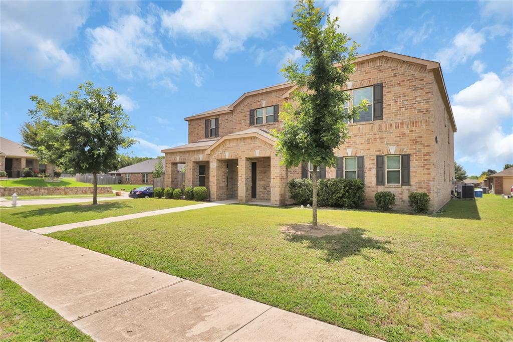 728 Snapdragon Lane, DeSoto, TX 75115 728 Snapdragon Lane, DeSoto, TX 75115