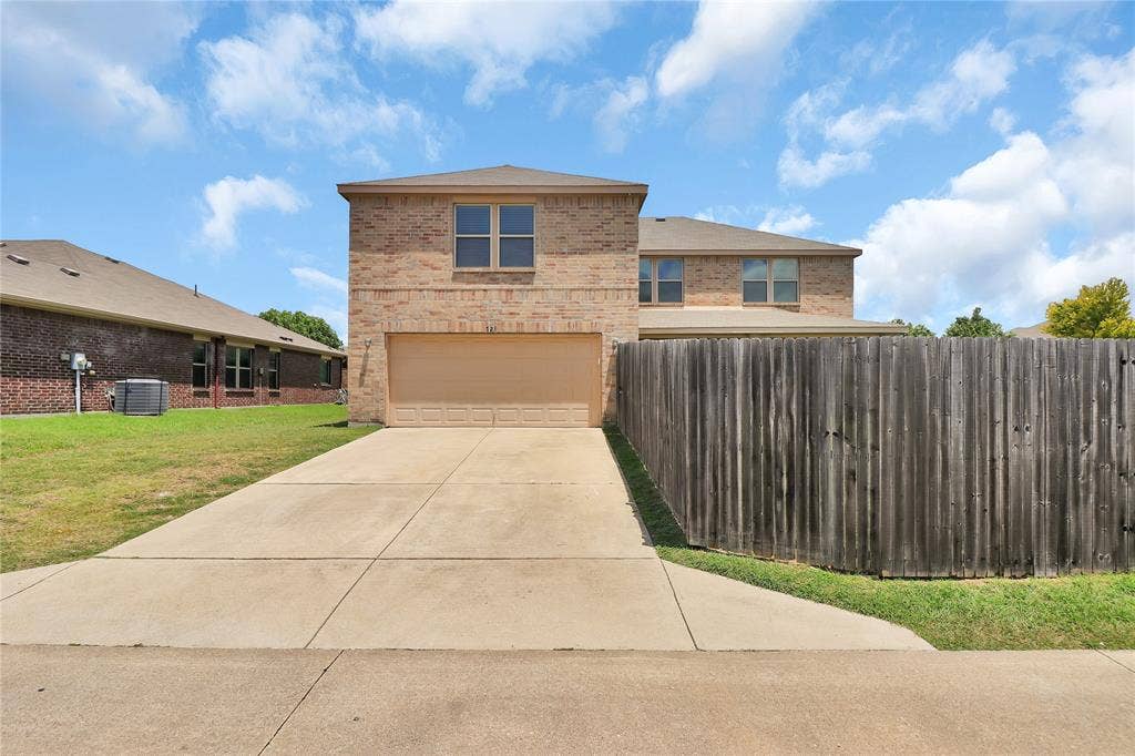 728 Snapdragon Lane, DeSoto, TX 75115 728 Snapdragon Lane, DeSoto, TX 75115