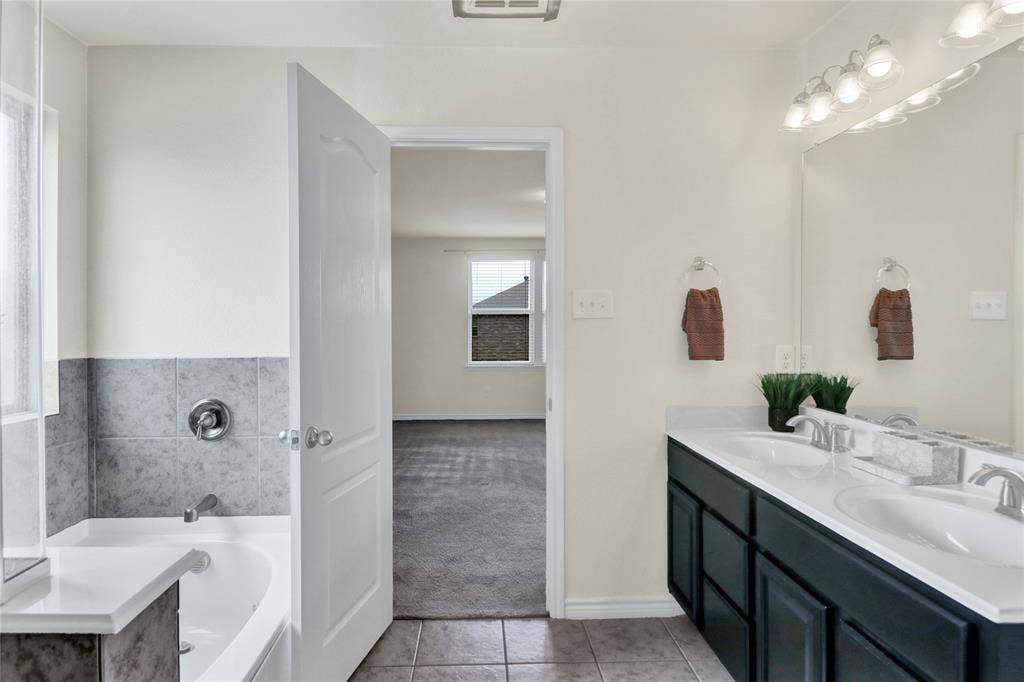 728 Snapdragon Lane, DeSoto, TX 75115 728 Snapdragon Lane, DeSoto, TX 75115