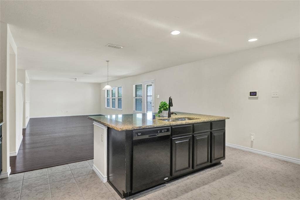 728 Snapdragon Lane, DeSoto, TX 75115 728 Snapdragon Lane, DeSoto, TX 75115