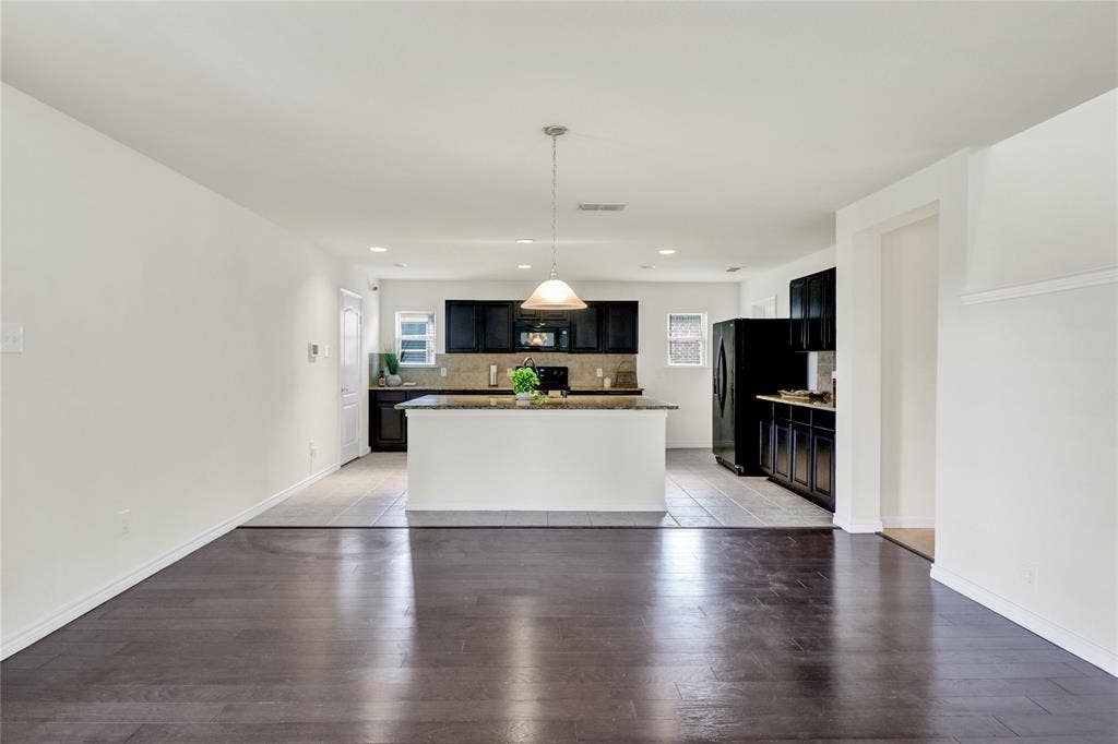 728 Snapdragon Lane, DeSoto, TX 75115 728 Snapdragon Lane, DeSoto, TX 75115