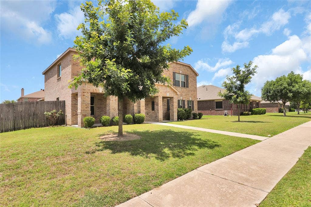 728 Snapdragon Lane, DeSoto, TX 75115 728 Snapdragon Lane, DeSoto, TX 75115