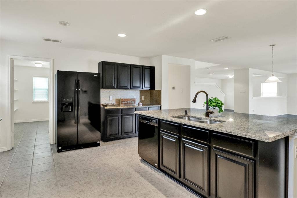 728 Snapdragon Lane, DeSoto, TX 75115 728 Snapdragon Lane, DeSoto, TX 75115