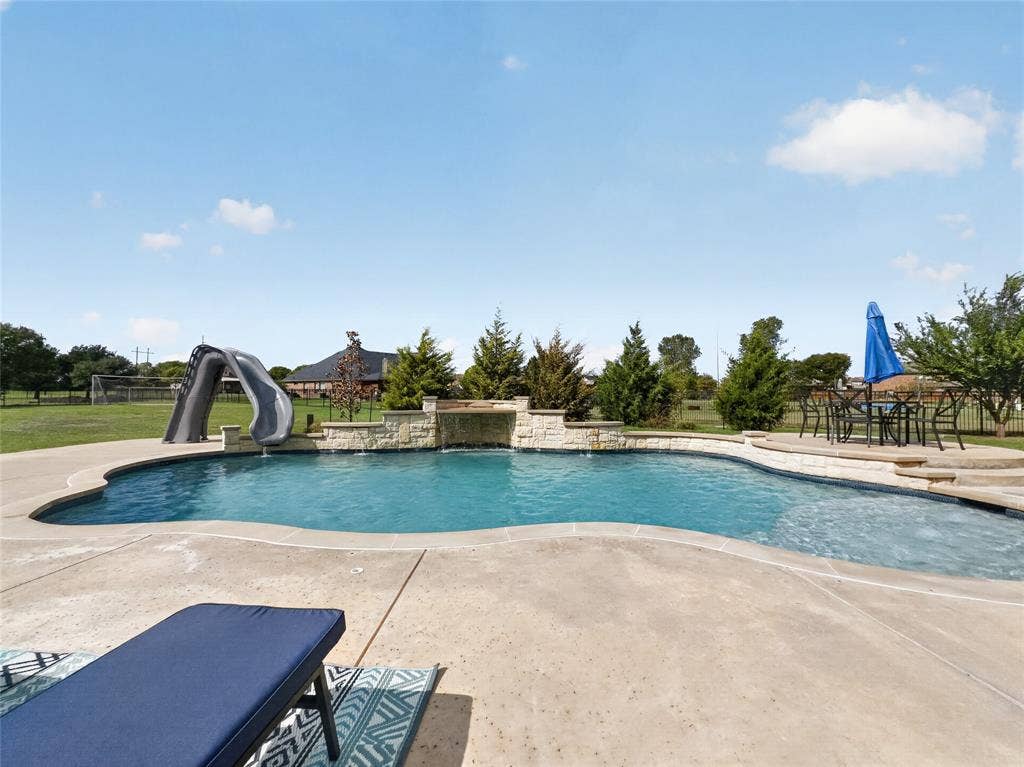 11730 Caddo Creek Drive, Lavon, TX 75166