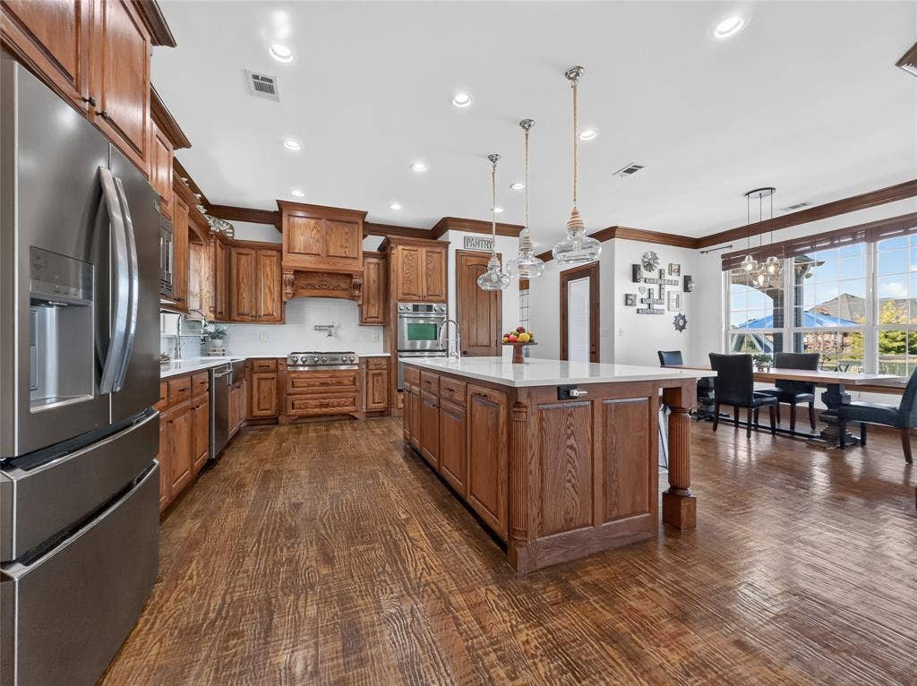 11730 Caddo Creek Drive, Lavon, TX 75166