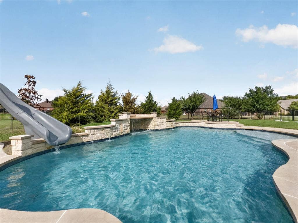 11730 Caddo Creek Drive, Lavon, TX 75166