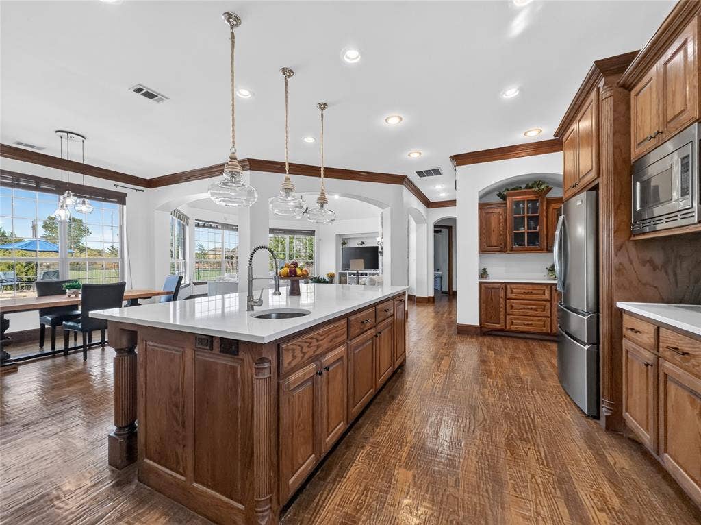 11730 Caddo Creek Drive, Lavon, TX 75166
