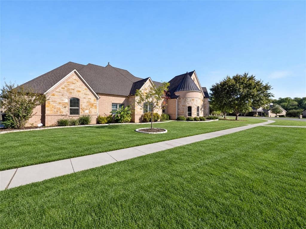 11730 Caddo Creek Drive, Lavon, TX 75166