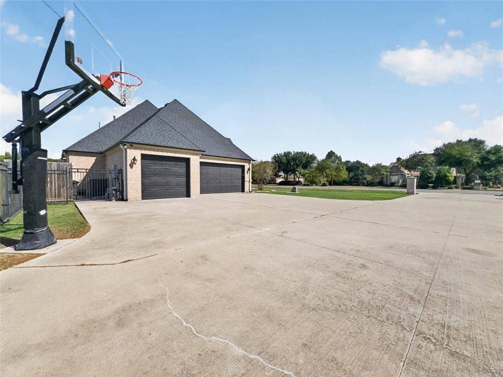 11730 Caddo Creek Drive, Lavon, TX 75166