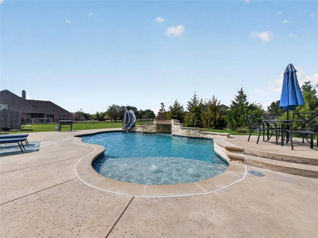 11730 Caddo Creek Drive, Lavon, TX 75166