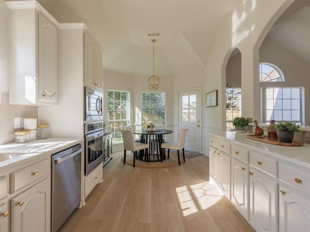2807 Saint Maria Drive, Mansfield, TX 76063 2807 Saint Maria Drive, Mansfield, TX 76063