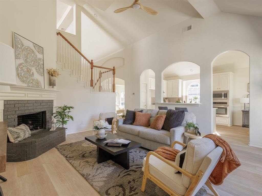 2807 Saint Maria Drive, Mansfield, TX 76063 2807 Saint Maria Drive, Mansfield, TX 76063