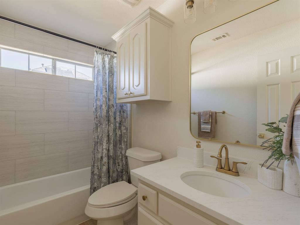 2807 Saint Maria Drive, Mansfield, TX 76063 2807 Saint Maria Drive, Mansfield, TX 76063