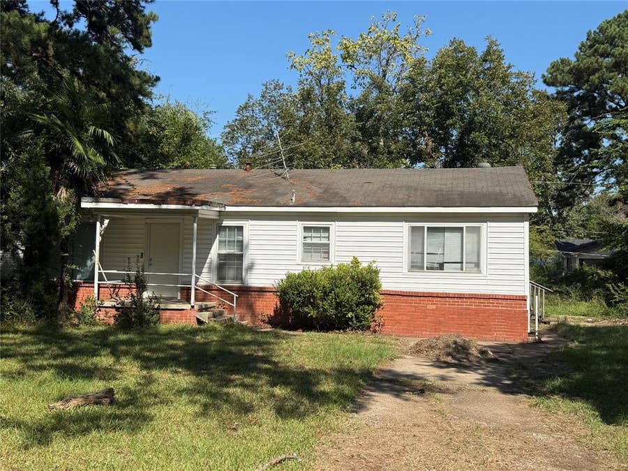 Property photo for 2092 Pinecroft Circle, Shreveport, LA