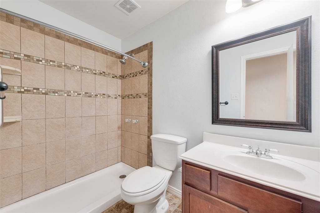 3315 Choir Street, Dallas, TX 75237 3315 Choir Street, Dallas, TX 75237