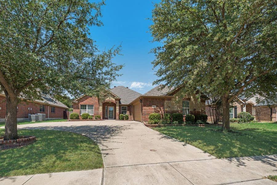 Property photo for 5836 Sunny Meadow Lane, Grand Prairie, TX