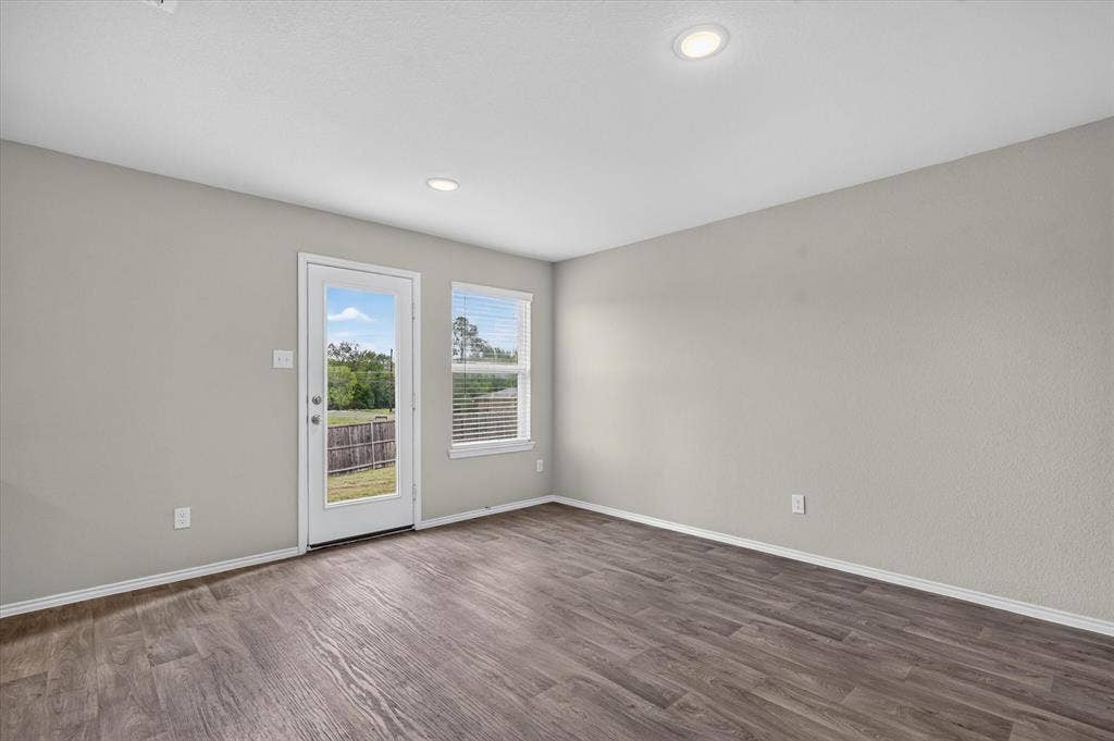 106 N Island Drive, Terrell, TX 75160 106 N Island Drive, Terrell, TX 75160