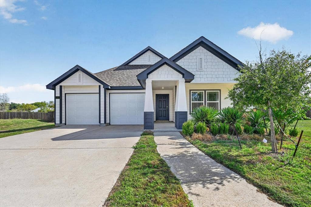 106 N Island Drive, Terrell, TX 75160 106 N Island Drive, Terrell, TX 75160