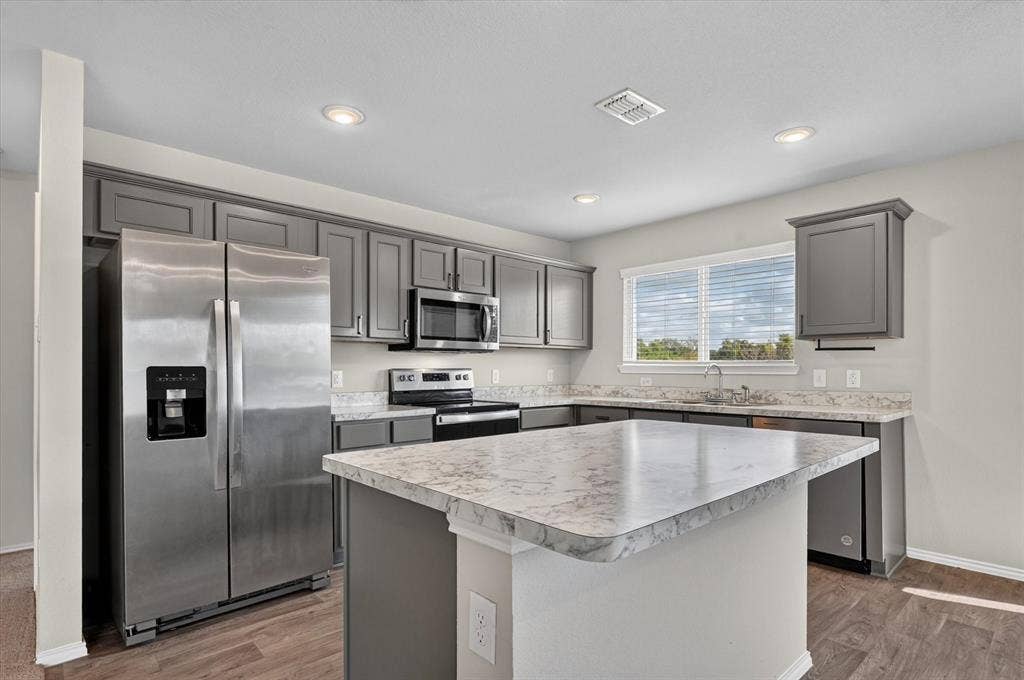106 N Island Drive, Terrell, TX 75160 106 N Island Drive, Terrell, TX 75160