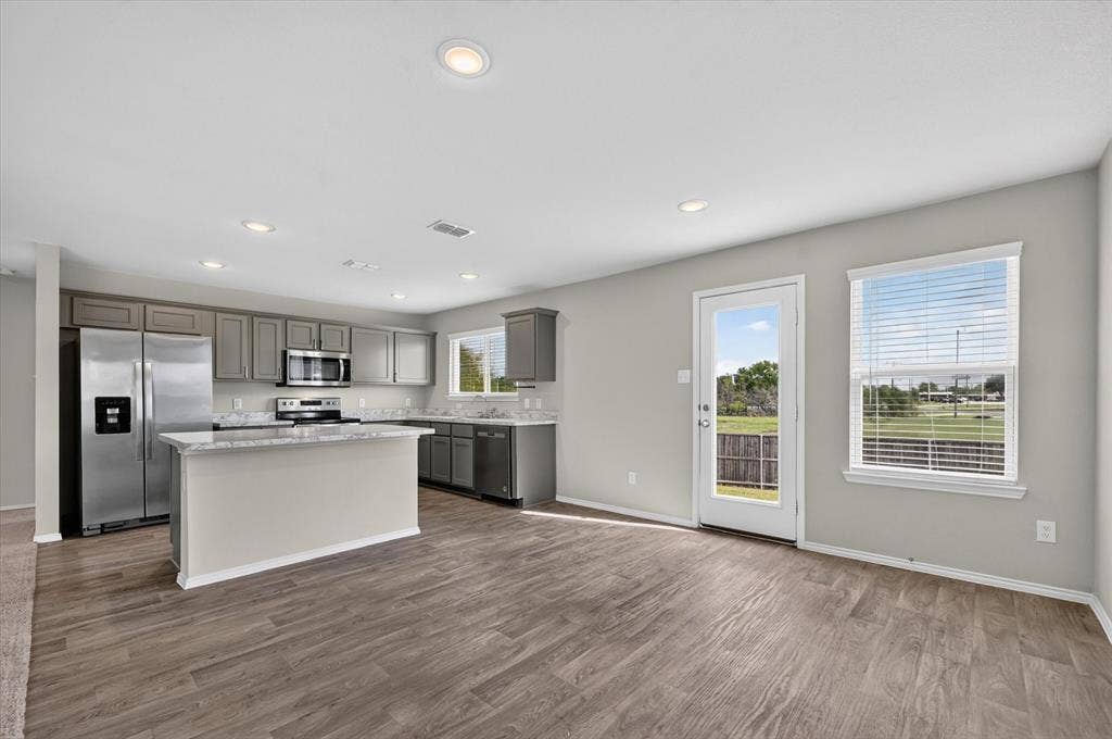 106 N Island Drive, Terrell, TX 75160 106 N Island Drive, Terrell, TX 75160