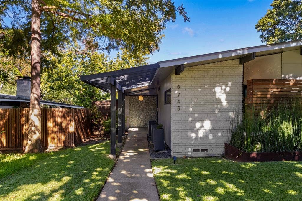 9745 Wisterwood Drive, Dallas, TX 75238 9745 Wisterwood Drive, Dallas, TX 75238