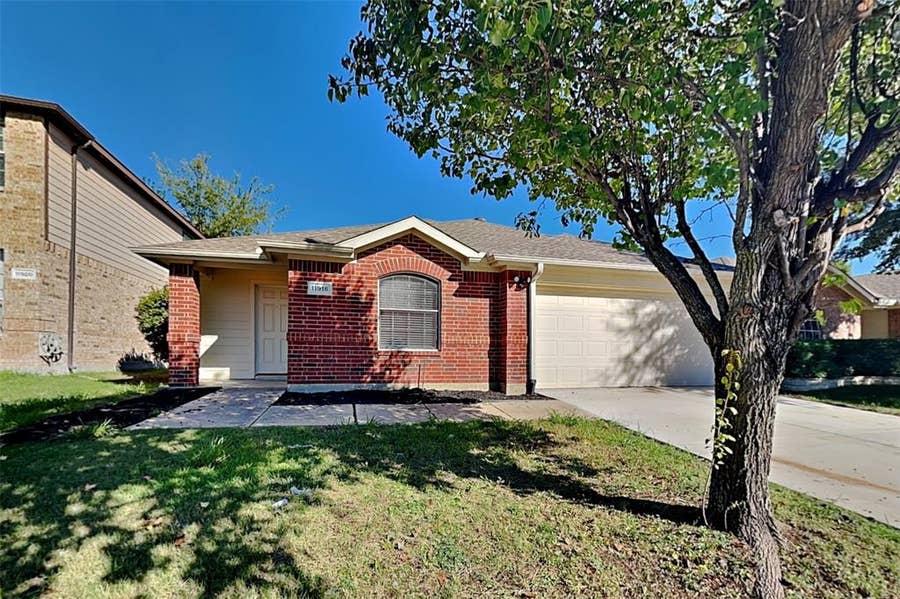 Property photo for 11916 Hickory Circle, Fort Worth, TX