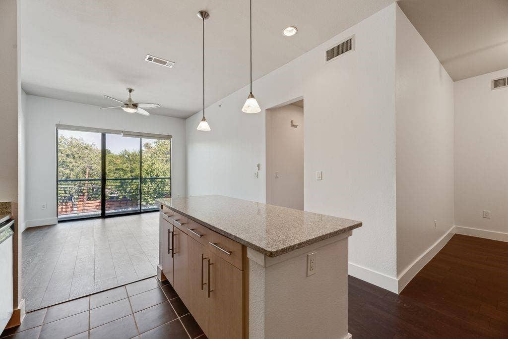 4414 Cedar Springs Road, #318, Dallas, TX 75219