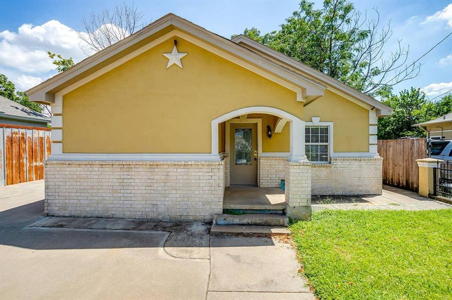 Property photo for 3732 E 1st Street, Fort Worth, TX