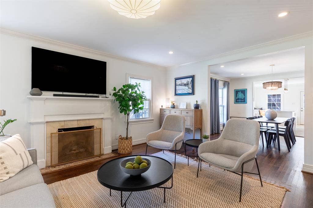 Soothing, neutral paint selections create the perfect backdrop for your design choices.