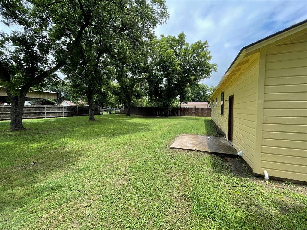 204 E 6th Street, Tolar, TX 76476 Back yard
