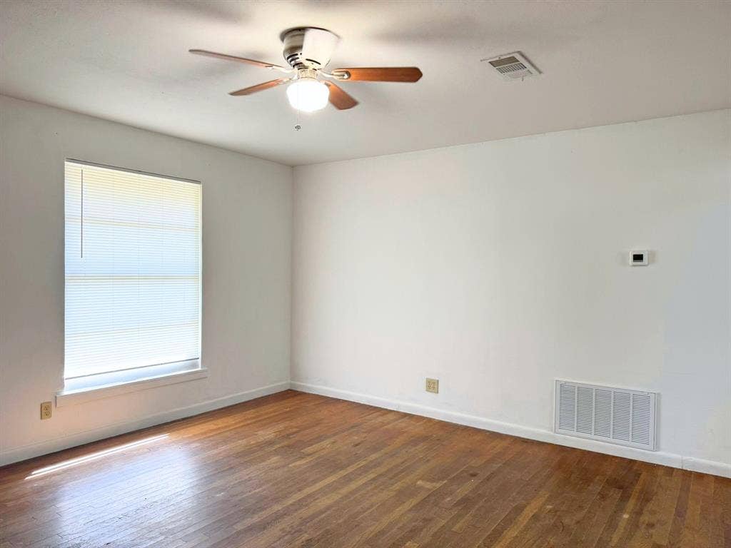 204 E 6th Street, Tolar, TX 76476 204 E 6th Street, Tolar, TX 76476