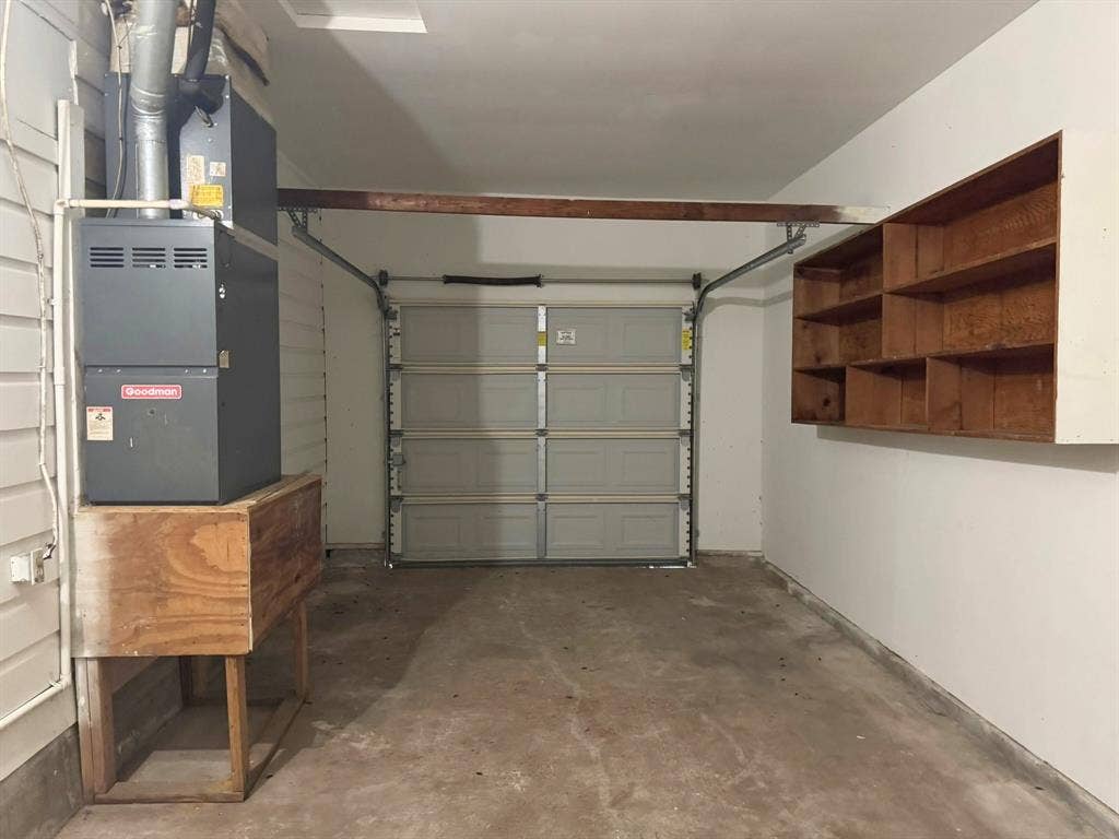 204 E 6th Street, Tolar, TX 76476 204 E 6th Street, Tolar, TX 76476