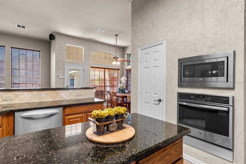 2709 Lake Ville Lane, Flower Mound, TX 75022