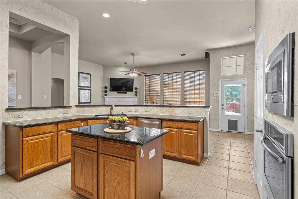 2709 Lake Ville Lane, Flower Mound, TX 75022