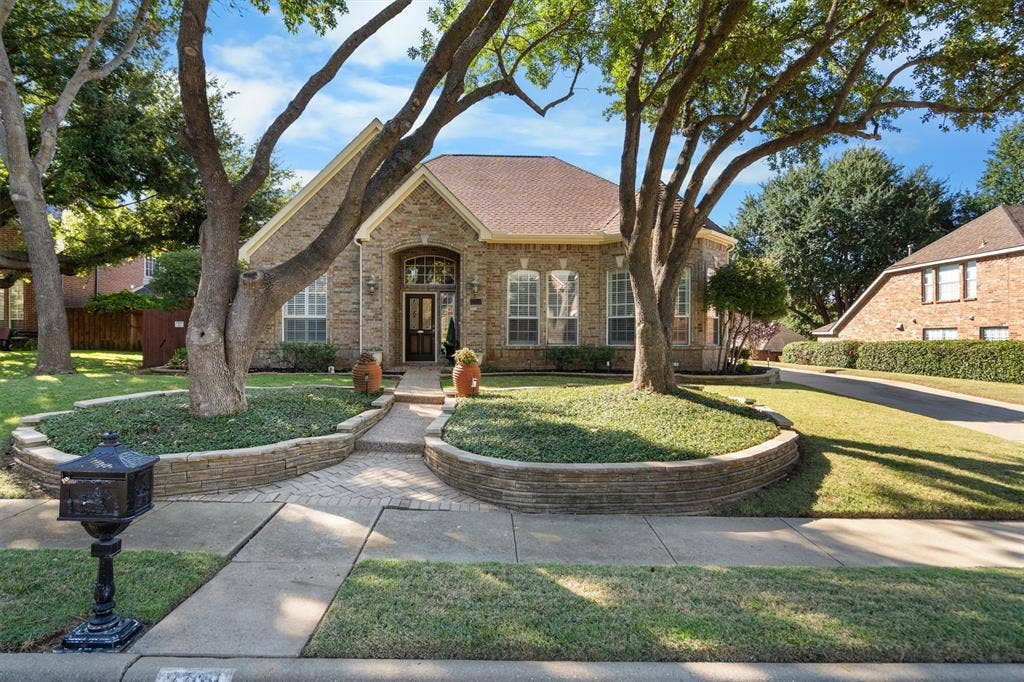 Welcome home to 2709 Lake Ville Ln.